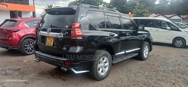 Toyota Land Cruiser Prado 2011 Black