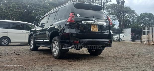 Toyota Land Cruiser Prado 2011 Black
