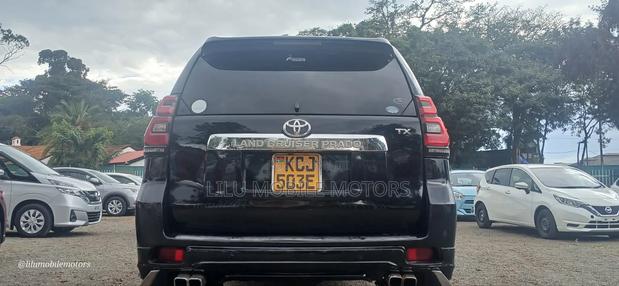 Toyota Land Cruiser Prado 2011 Black