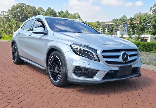 Mercedes-Benz GLA-Class 2017 Silver