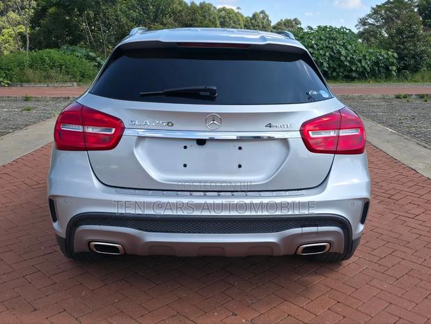 Mercedes-Benz GLA-Class 2017 Silver