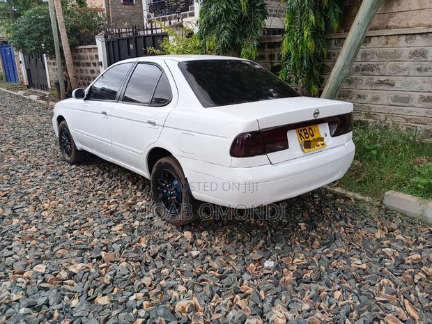 Nissan Sunny B15 Sedan 1.5 2004 White