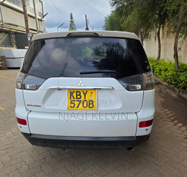 Mitsubishi Outlander 2009 White
