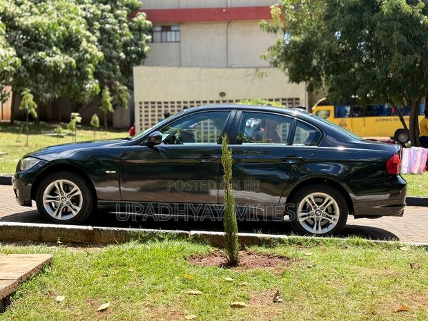 BMW 318i 2009 Black