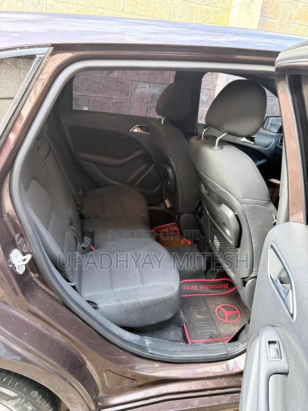 Mercedes-Benz B-Class 2017 Brown