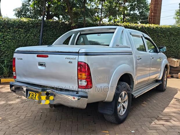 Toyota Hilux 2007 Gray