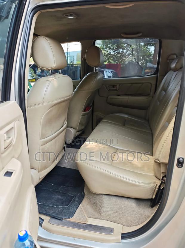 Toyota Hilux 2007 Gray
