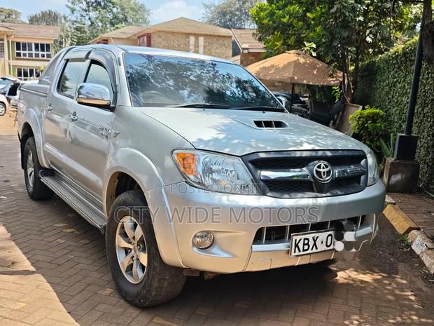 Toyota Hilux 2007 Gray
