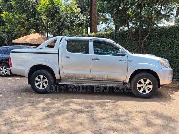 Toyota Hilux 2007 Gray