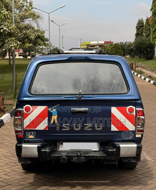 Isuzu D-MAX 2008 Blue