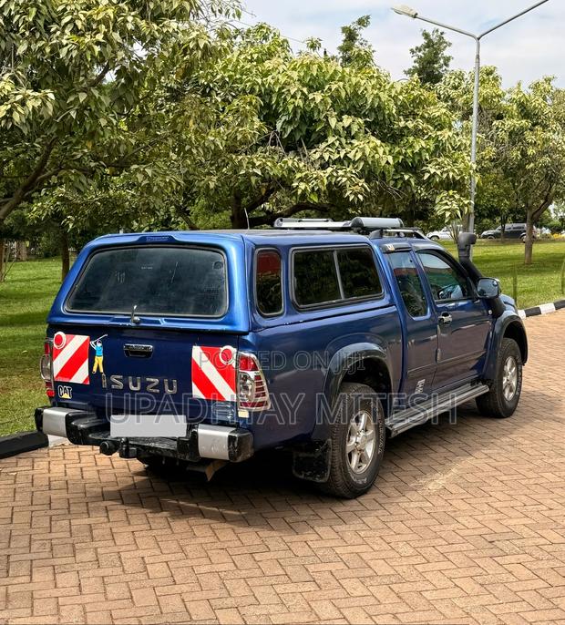 Isuzu D-MAX 2008 Blue