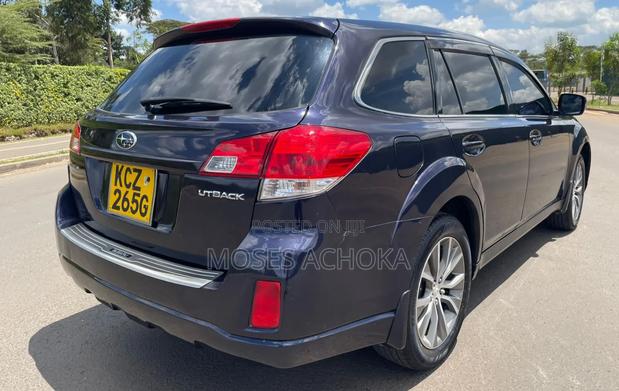 Subaru Outback 2013 Blue