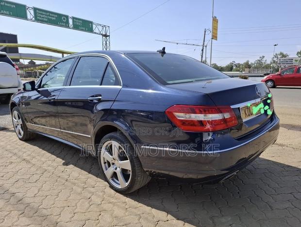Mercedes-Benz E250 2010 Blue