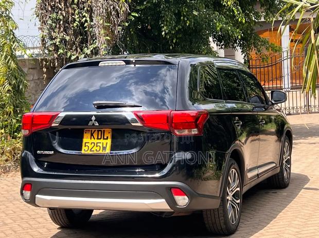 Mitsubishi Outlander 2016 Black