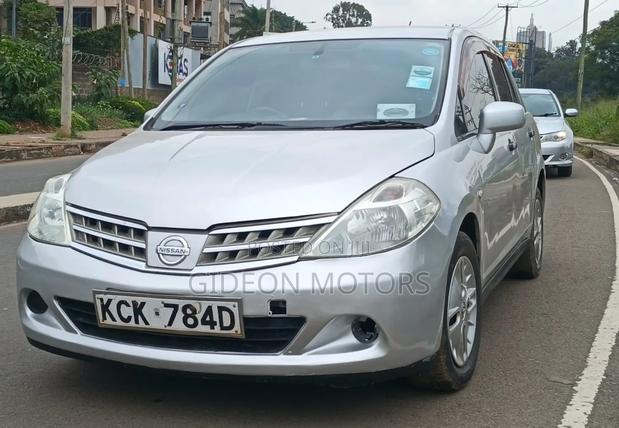 Nissan Tiida 2009 Silver