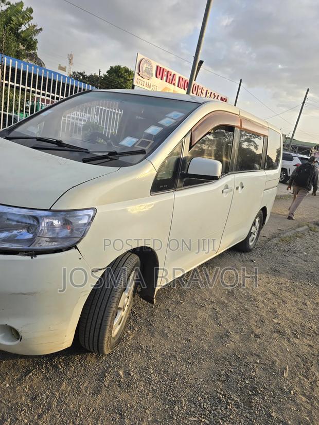 Nissan Serena 2009 White