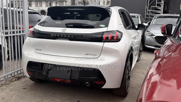 Peugeot 208 2020 White