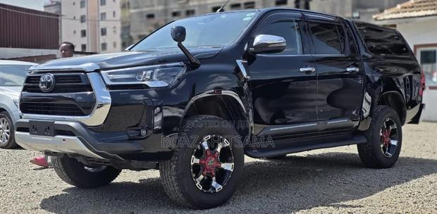 Toyota Hilux 2020 Black