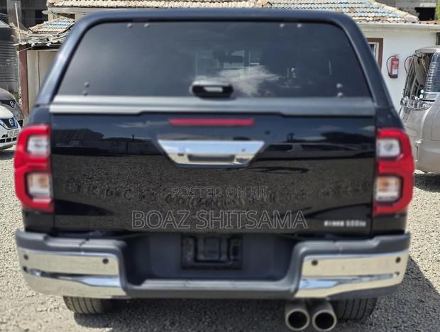 Toyota Hilux 2020 Black