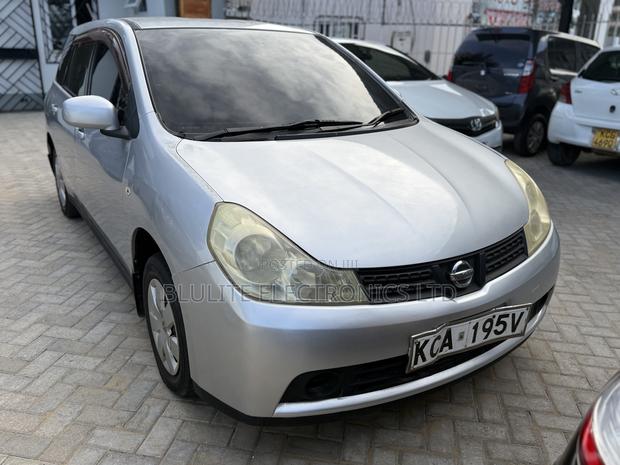 Nissan Wingroad 2009 Silver