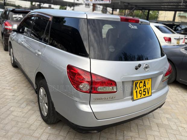 Nissan Wingroad 2009 Silver