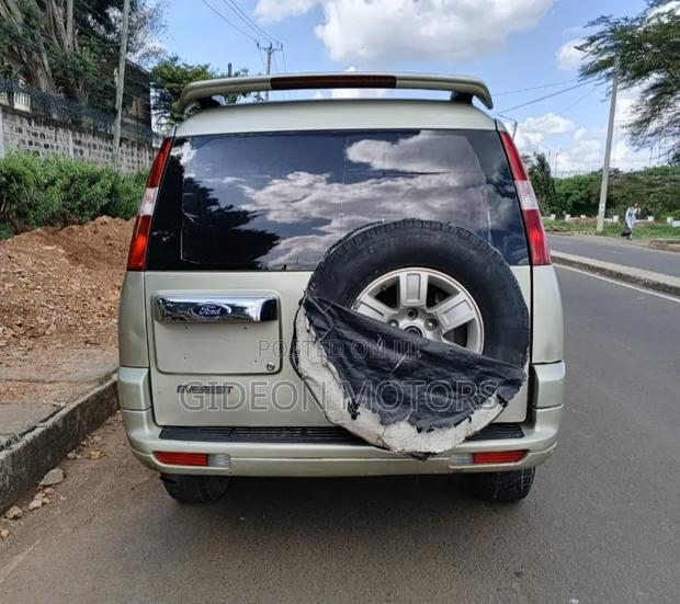 Ford Everest 2010 Silver