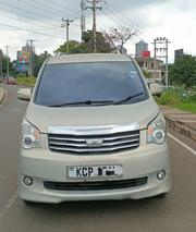 Toyota Noah 2011 Gold for sale