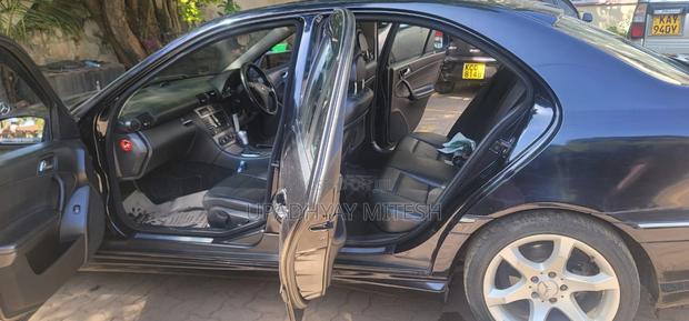 Mercedes-Benz C200 2005 Blue