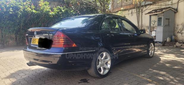 Mercedes-Benz C200 2005 Blue