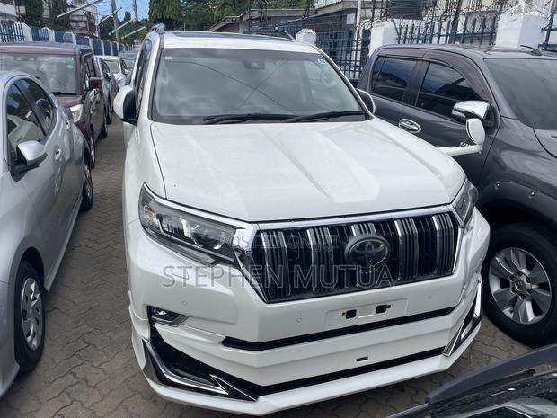 Toyota Land Cruiser Prado 2.8 2018 White
