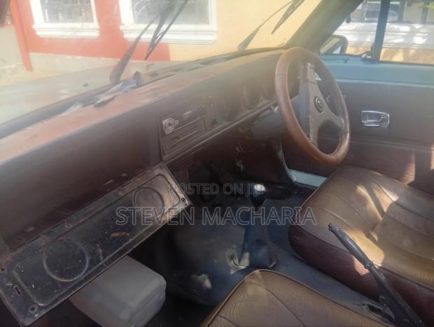 Nissan Pick-Up 1997 White