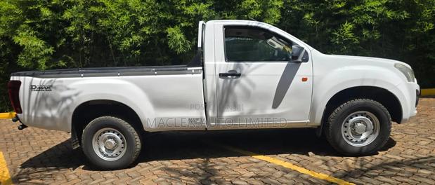 Isuzu D-MAX 2017 White