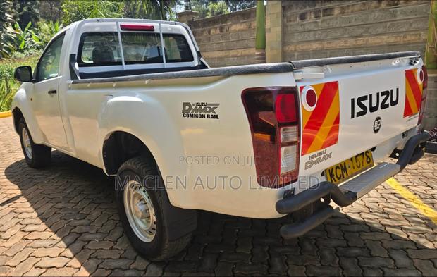 Isuzu D-MAX 2017 White
