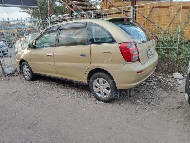 Toyota Nadia 2001 Beige