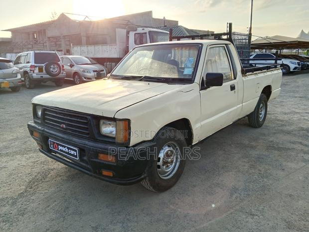 Mitsubishi L200 1999 Beige