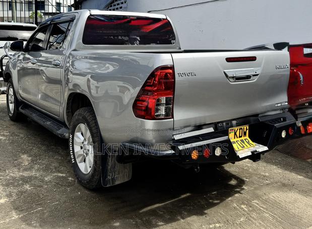 Toyota Hilux Revo Double Cab Deisel 2.4 AWD 2018 Silver