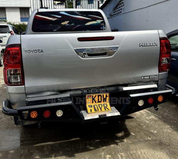 Toyota Hilux Revo Double Cab Deisel 2.4 AWD 2018 Silver