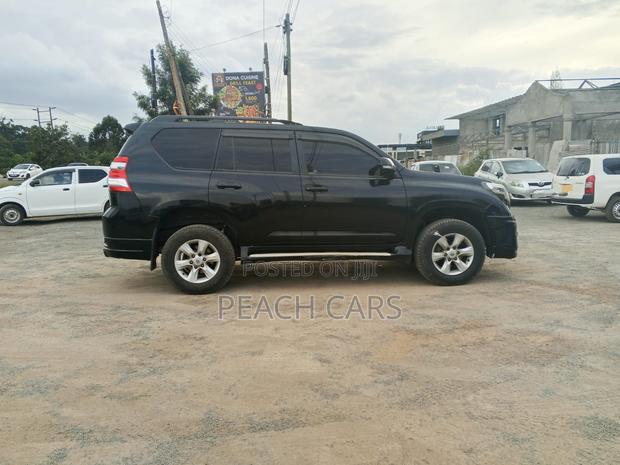 Toyota Land Cruiser Prado 2011 Black