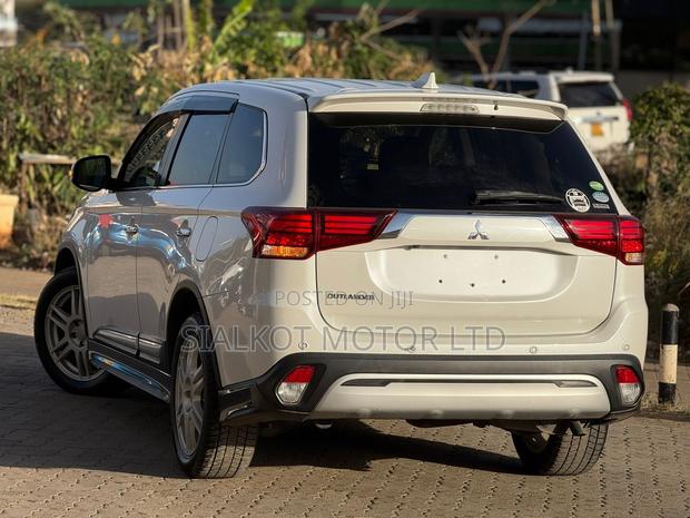 Mitsubishi Outlander 2.0 PHEV AWD 2020 White