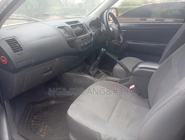 Toyota Hilux 2012 Silver