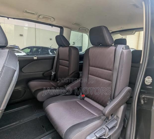 Nissan Serena 2022 Black