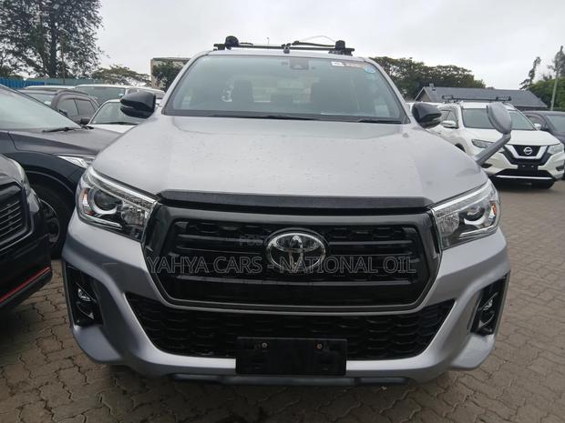 Toyota Hilux 2020 Silver