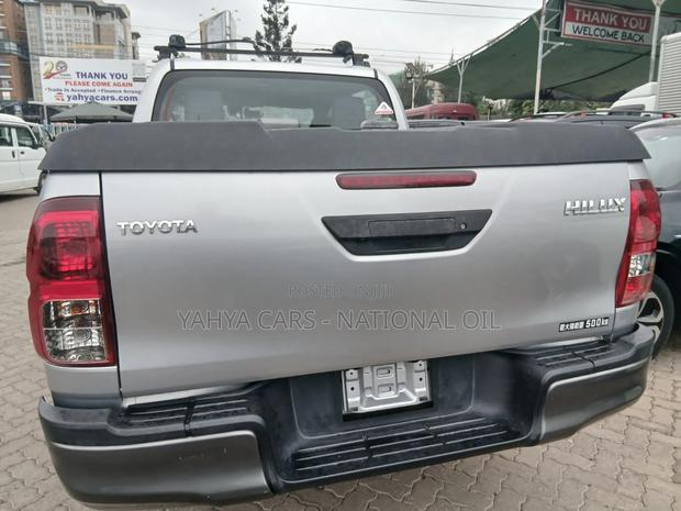 Toyota Hilux 2020 Silver