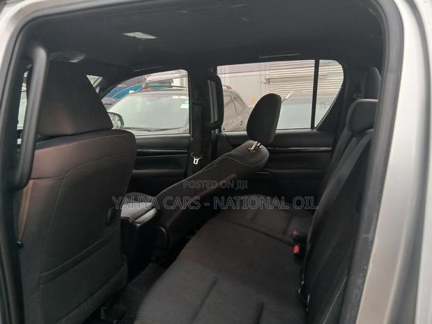 Toyota Hilux 2020 Silver