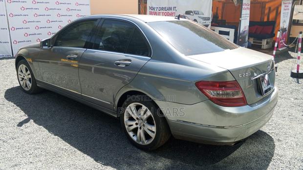 Mercedes-Benz C200 2010 Gray