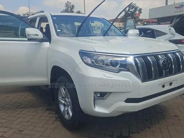 Toyota Land Cruiser Prado 2.8 2021 White