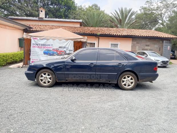 Mercedes-Benz E350 2000 Blue