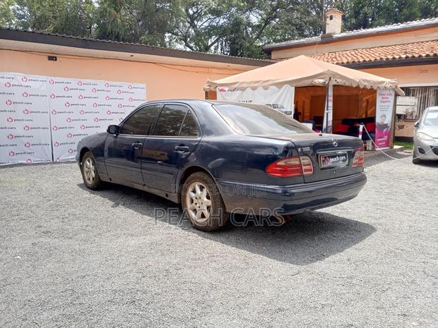 Mercedes-Benz E350 2000 Blue