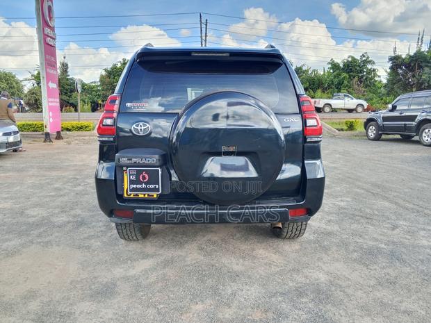 Toyota Land Cruiser Prado 2011 Black