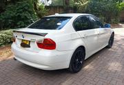 BMW 320i Sedan RWD 2009 White for sale